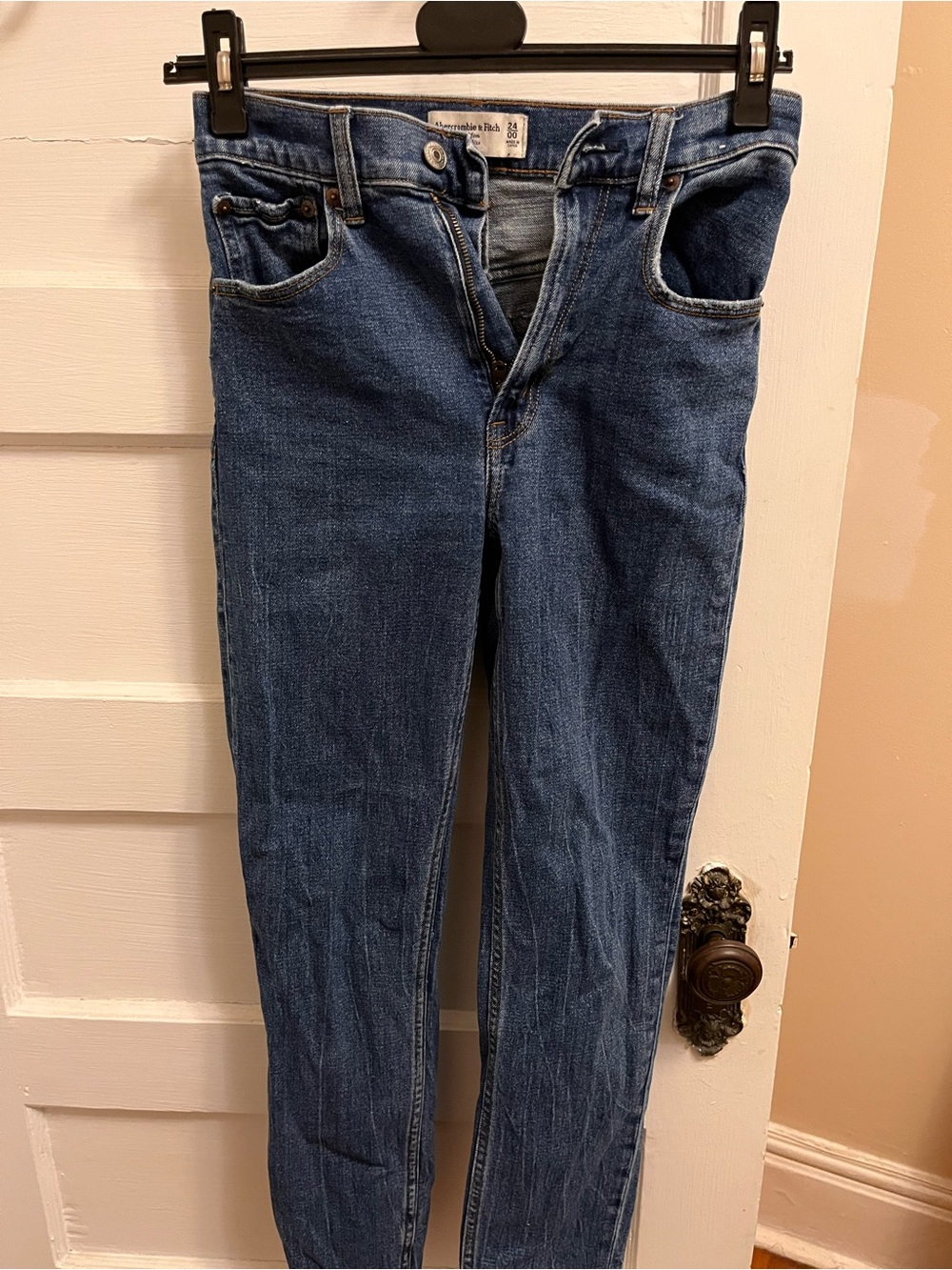 Abercrombie & Fitch The Mom High Rise Jeans